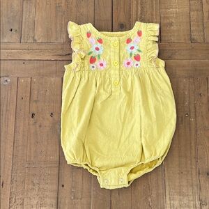 Baby Boden Yellow Swiss dot strawberry floral embroidered bubble romper 18-24